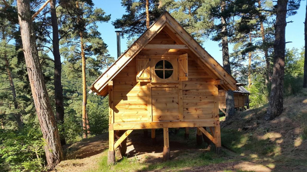 Cabane Lodge Domaine Du Lac Chambon Murol Exterior photo
